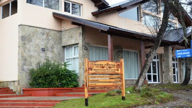 Declararon culpable a un hombre por intentar matar a su expareja en Villa La Angostura