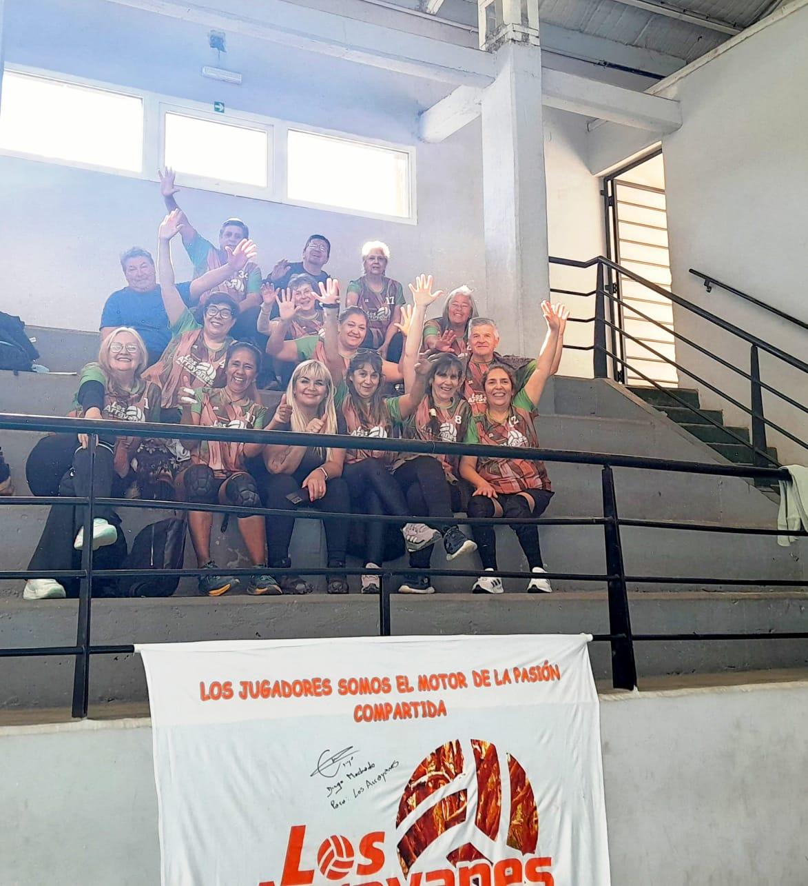 El grupo de Newcom “Los Arrayanes” de Villa La Angostura continúa desarrollando una intensa agenda deportiva y recreativa.