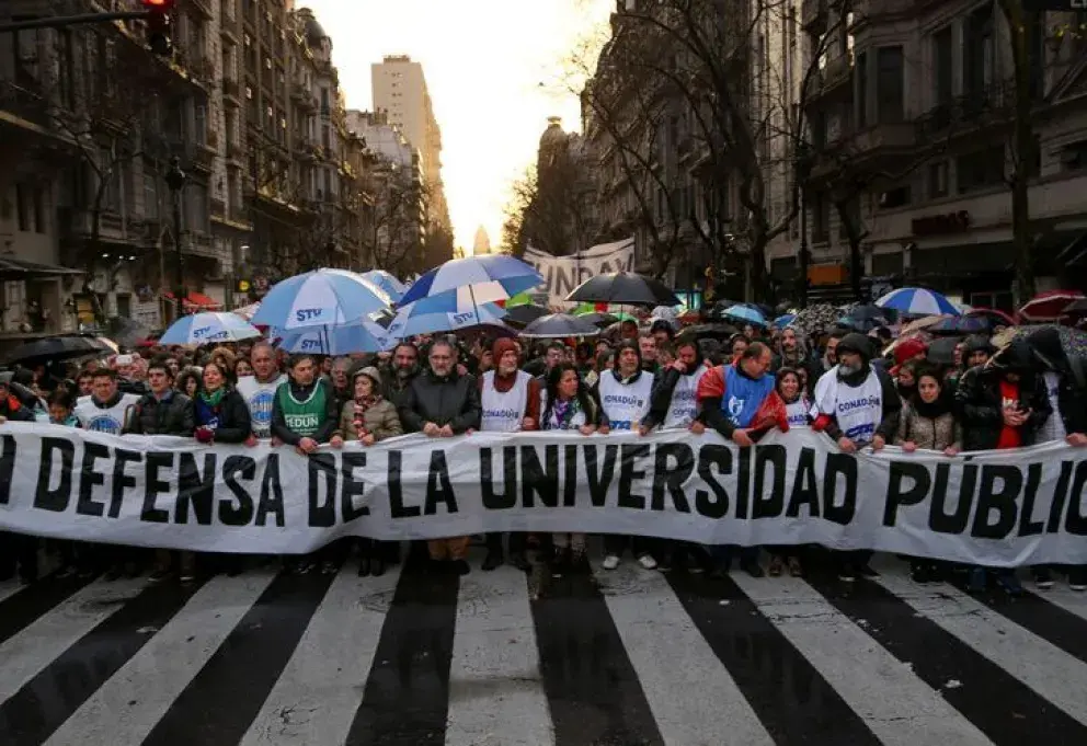 Gobierno y universidades alcanzaron un acuerdo para garantizar el financiamiento y destrabar un conflicto de casi tres años