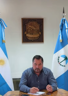 El intendente advirtió por más de 50 contratos pendientes y alertó sobre posibles demoras en servicios municipales