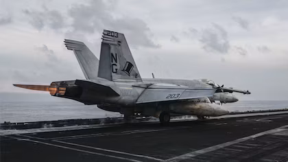 Estados Unidos lanzó una nueva ofensiva contra Irán y reforzó el bloqueo naval en el estrecho de Ormuz