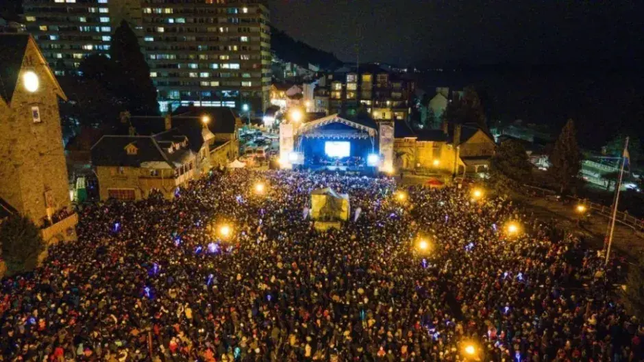 Fiesta Nacional de la Nieve 2026: grilla completa con Luck Ra y Los Decadentes