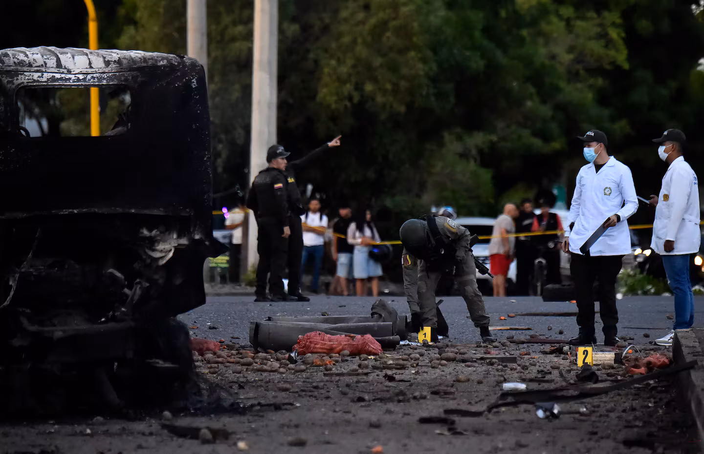 Atentado en Colombia: explotó un camión bomba y dejó 11 heridos a seis días de la asunción presidencial de De la Espriella