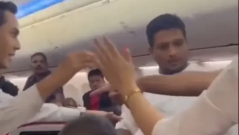 Pánico en pleno vuelo: amenazas, destrozos y un desesperado intento para abrir la puerta de emergencia